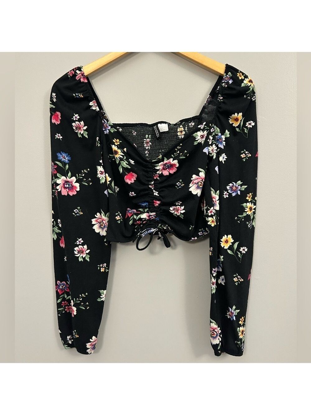 H&M Black Floral Blouse Size Small Crop